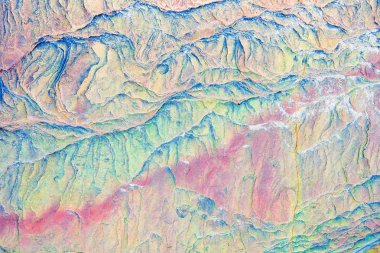 Renkli mozaikler veya kayaçlar - katmanlı tortul mineraller maruz