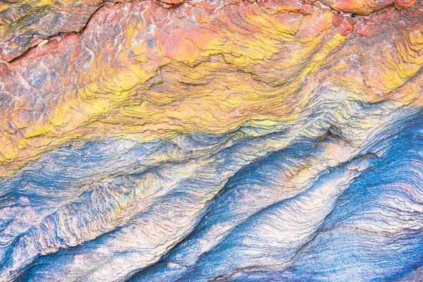 Mosaicos o rocas de colores - minerales sedimentarios en capas exponen — Foto de Stock