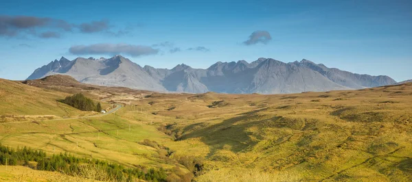 Schotland-Isle of Skye en Cuillin Hills-groene Heide heuvels — Stockfoto