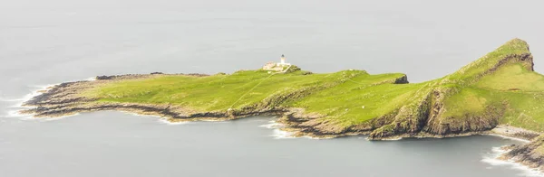 Neist Point világítótorony a Skye-szigeten — Stock Fotó