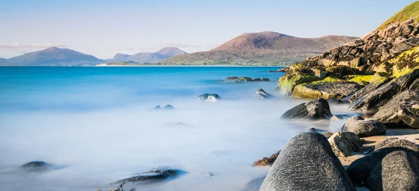 Isle of Harris krajobraz-piękna niekończąca się piaszczysta plaża i tur — Zdjęcie stockowe