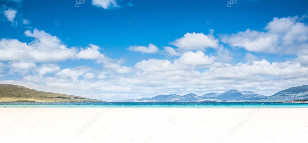 Isle of Harris landscape - beautiful endless sandy beach and tur