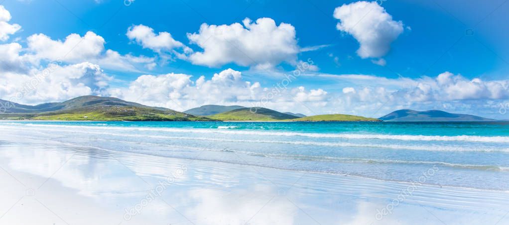 Isle of Harris landscape - beautiful endless sandy beach and tur
