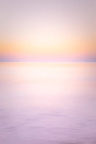 Óceán naplemente ég-pompás panoráma szürkület ég és békés w — Stock Fotó