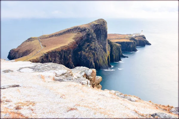 Isla de Skye paisaje de invierno - Faro de Neist Point y tormenta —  Fotos de Stock