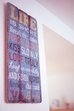 Stirling/Scotland - 7 Temmuz 2019: Hayat kısa. Kuralları çiğne.