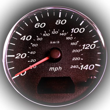 Hız göstergesi ve Rpm ile yakın çekim panosu