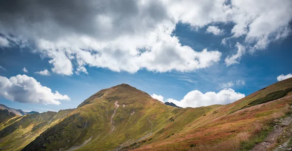 Wolowiec in het westelijke Tatra gebergte - meer dan 2000 m piek - een uitzicht — Stockfoto
