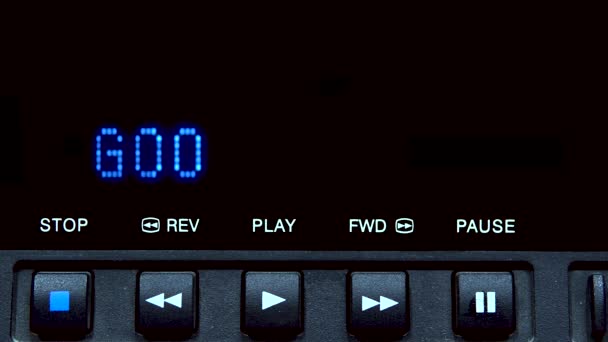Disc-spelare med skärm. Ordet "good bye" är skrivet på skärmen — Stockvideo