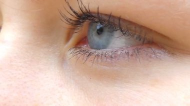 Mavi göz kızlar closeup