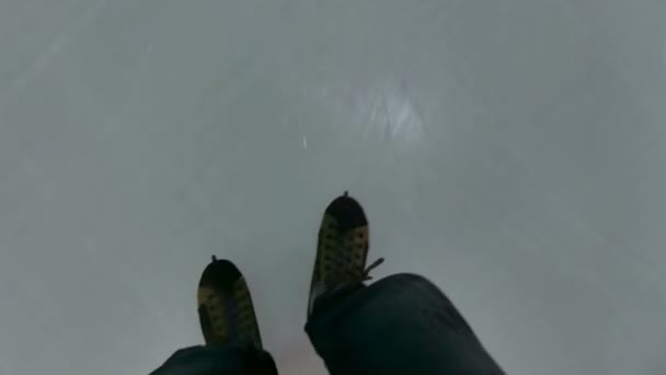 Patinaje sobre hielo en primera persona — Vídeo de stock