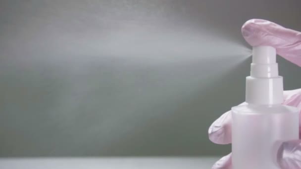 Manicure sprinkles uit de spray — Stockvideo