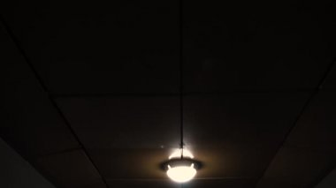 Bodrumda ampuller var.