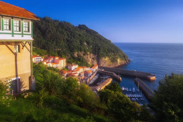 Pueblo de Elantxobe en el País Vasco — Foto de Stock