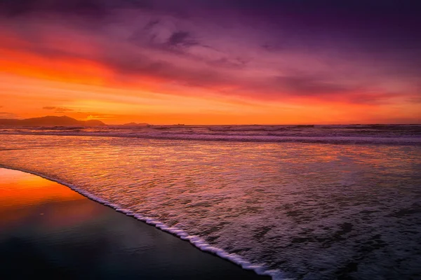 Bela Costa Praia Pôr Sol — Fotografia de Stock