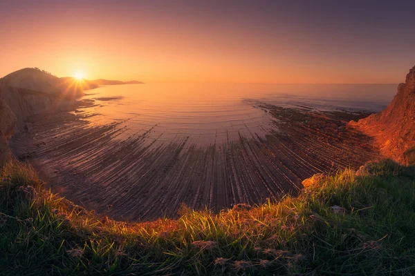 Sakoneta 海滩在 Zumaia 与理石 — 图库照片