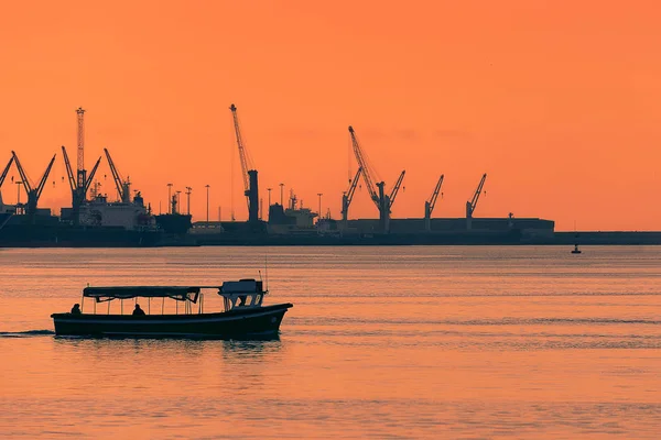 Boat Transporting People Sunset Getxo Portugalete — Stock Photo, Image