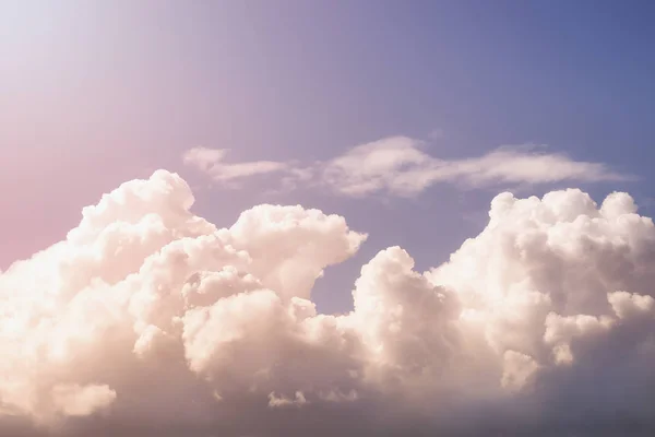 Dromerige Cloudscape met cumulonimbus wolken — Stockfoto