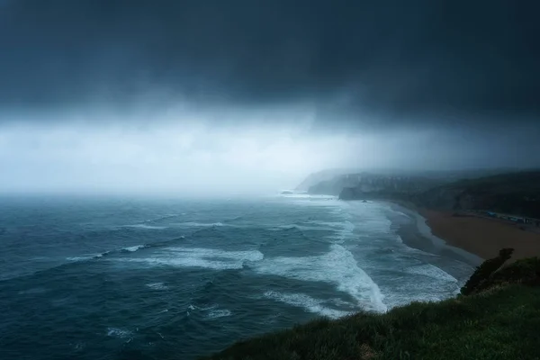 Storm with dark clouds over the sea in Sopelana — Stock Photo, Image