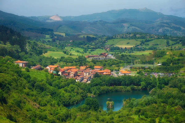 Schöne Aussicht Auf Das Dorf Arboleda Trapagaran — Stockfoto