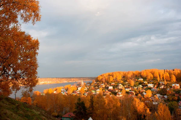 Volga Folyó Őszi Ples Város — Stock Fotó