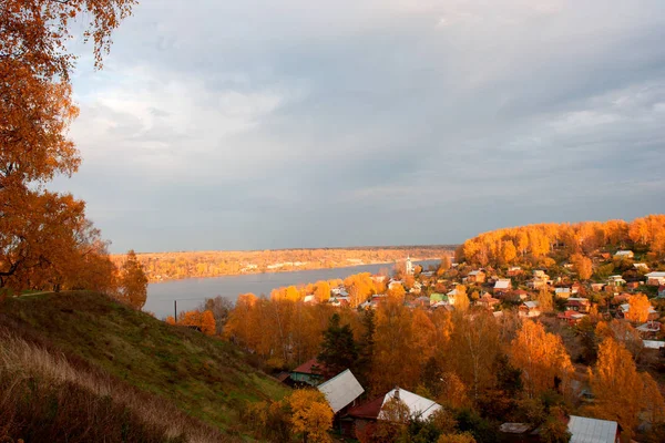 Volga Folyó Őszi Ples Város — Stock Fotó