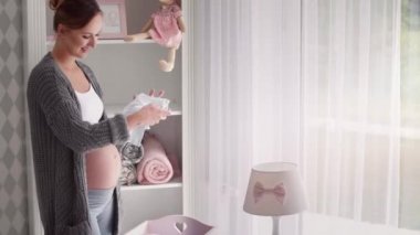 Bebeğin geldiğiniz için son hazırlık