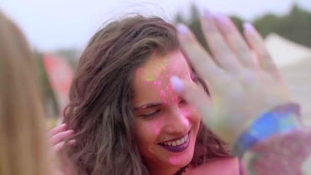 Müzik Festivali Geleneksel Festival Dostluk Gülme Dans Portre Kadınlar Eğlenceli — Stok video