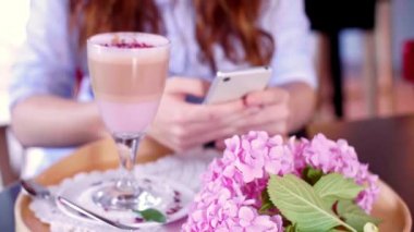 Bardak taze kahve veya kahve