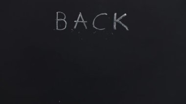 Metin 'back to school' tahtaya