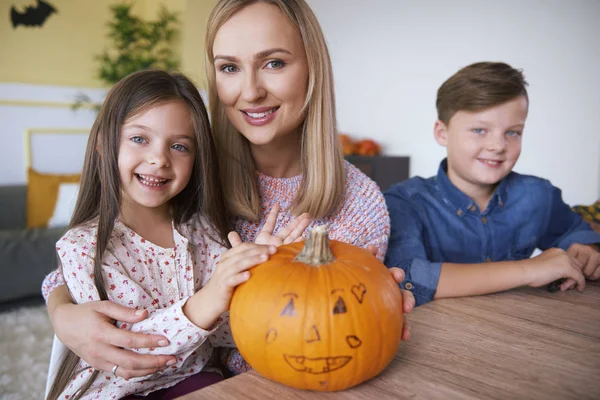 Porträtt Lycklig Familj Halloween — Stockfoto