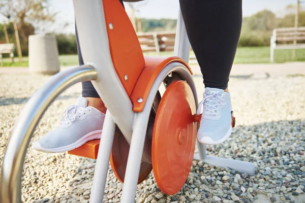 Part Woman Using Exercise Bike — Stock Photo, Image