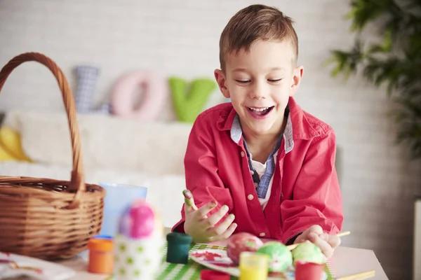 Happy Boy Painting Eggs Easter — Stock Photo, Image