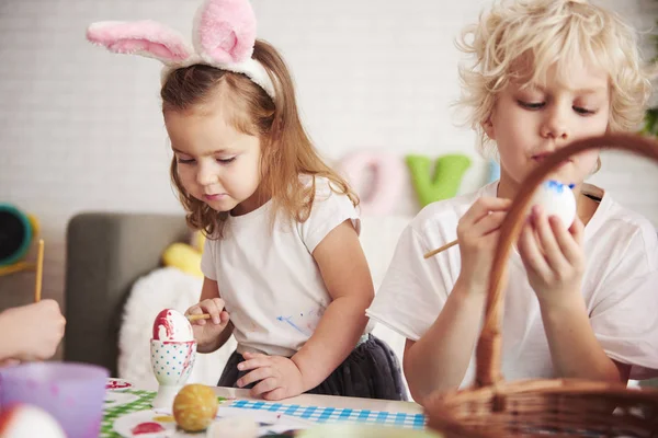 Ručně Vyráběné Velikonoční Vajíčka Malovaná Sourozenci — Stock fotografie