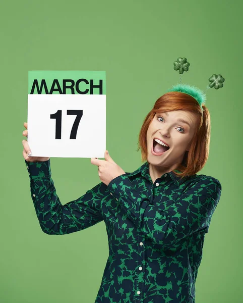 Woman Holding Calendar Date Saint Patrick Day — Stock Photo, Image
