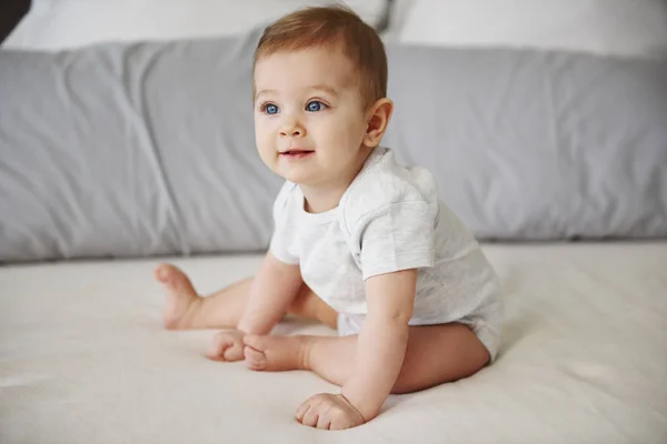 Adorable Baby Girl Sitting Bed — Stock Photo, Image