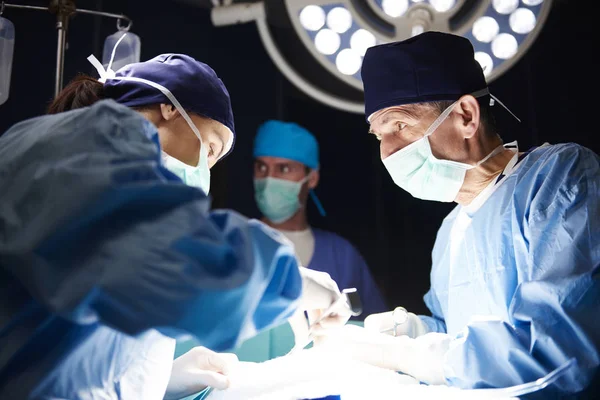 Very Important Operation Dark Surgical Room — Stock Photo, Image