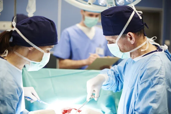 Busy Surgeons Operating Table — Stock Photo, Image