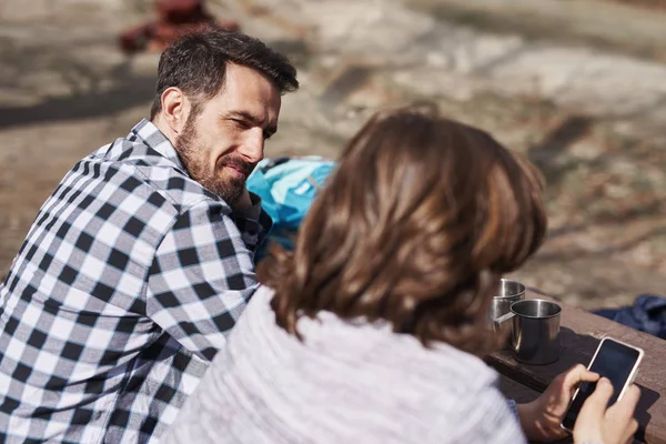 Worried Father Looking His Son Who Using Mobile Phone — Stock Photo, Image