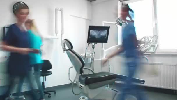 Film Poklatkowy Zajęty Dentystów Gabinecie Stomatologicznym — Wideo stockowe