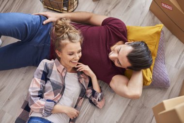 Taşınmak çok yorucu bir iş. 