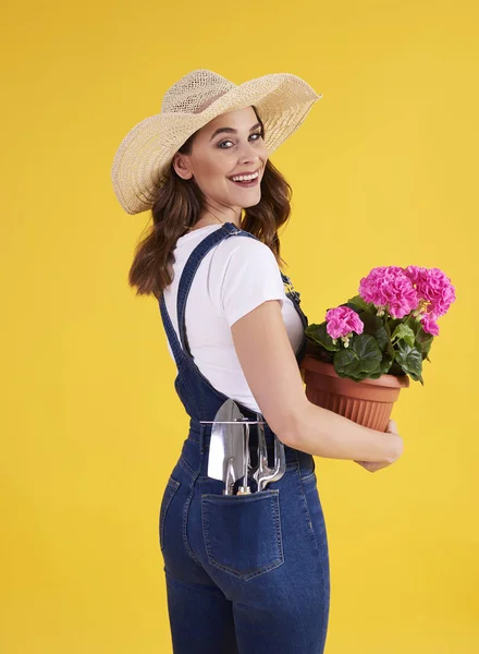 Smiling Woman Holding Flower Pot Beautiful Flowers — Stock Photo, Image