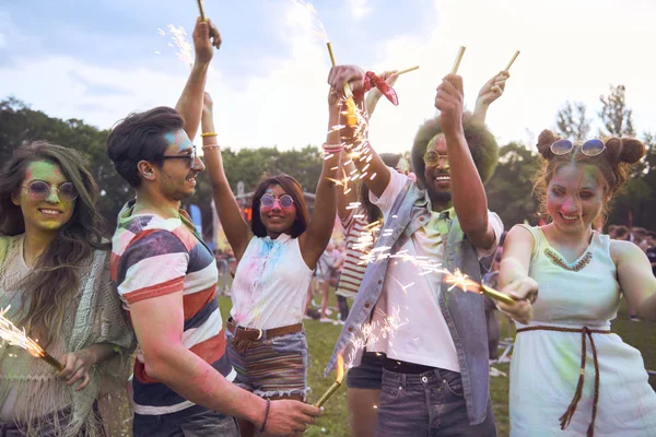 Yaz Gününü Müzik Festivalinde Işıltılarla Kutlayın — Stok fotoğraf