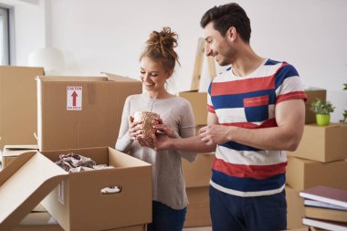 Aşk çift karton şeyler açmak  