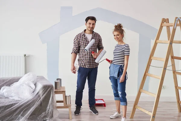 Portrait Couple Painting Interior Wall New Apartment — Stock Photo, Image