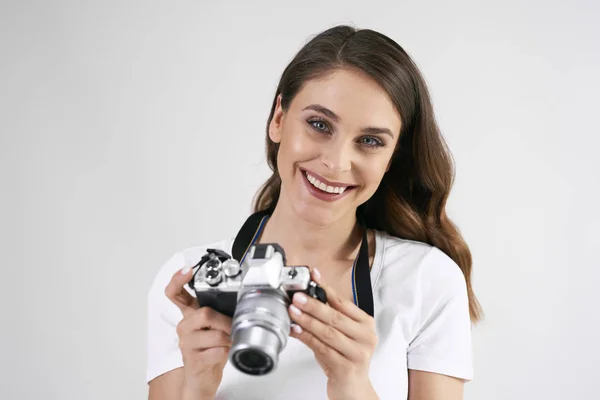 Portrait Smiling Woman Holding Camera — Stock Photo, Image