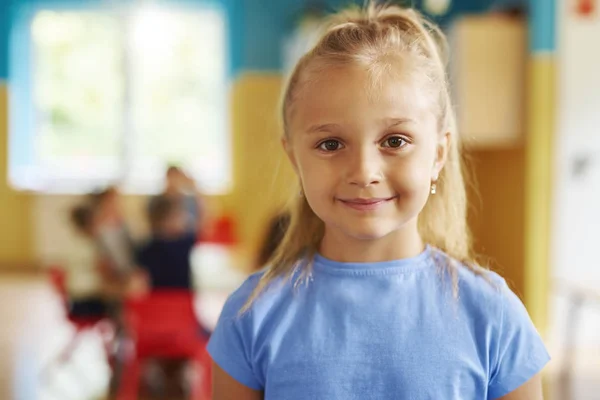 Retrato Niña Preescolar Feliz — Foto de Stock