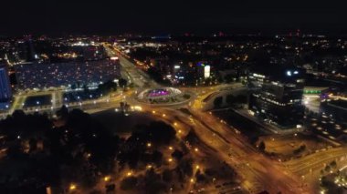 Gece yoğun şehrin Drone görünümü