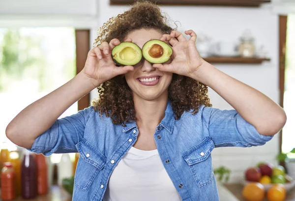 Fun Face Avocado Eyes — Stock Photo, Image