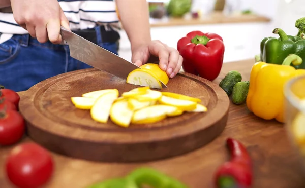 Zucchini Slices Wooden Boar — Stock Photo, Image